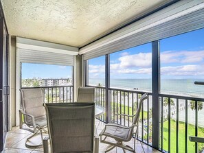 Interior - Book your tropical stay in Unit 601 directly on the beach (Fort Myers Beach)