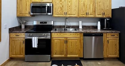 Cozy 2-BR house in a quiet country setting within minutes of Meridian w/WiFi