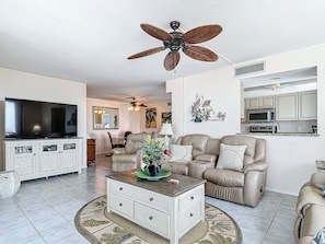 Smart TV, offices - Book your tropical stay in Unit 611directly on the beach (Fort Myers Beach)