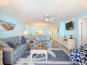 Smart TV, offices - Book your tropical stay in Unit 613 directly on the beach (Fort Myers Beach)