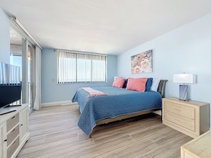 2 slaapkamers, een strijkplank/strijkijzer, gratis wifi, beddengoed