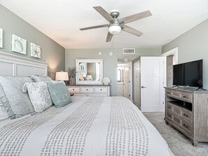 2 bedrooms, iron/ironing board, free WiFi, bed sheets - Book your tropical stay in Unit 212 directly on the beach (Fort Myers Beach)