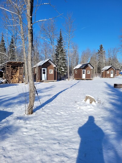 Cozy cabins for rent
Perfect for a winter getaway
Pet friendly