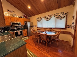 Fridge, microwave, oven, stovetop - NWB3-New/Updated condo! (Davis)