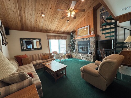 NWB3-New/Updated and Slopeside to Timberline!