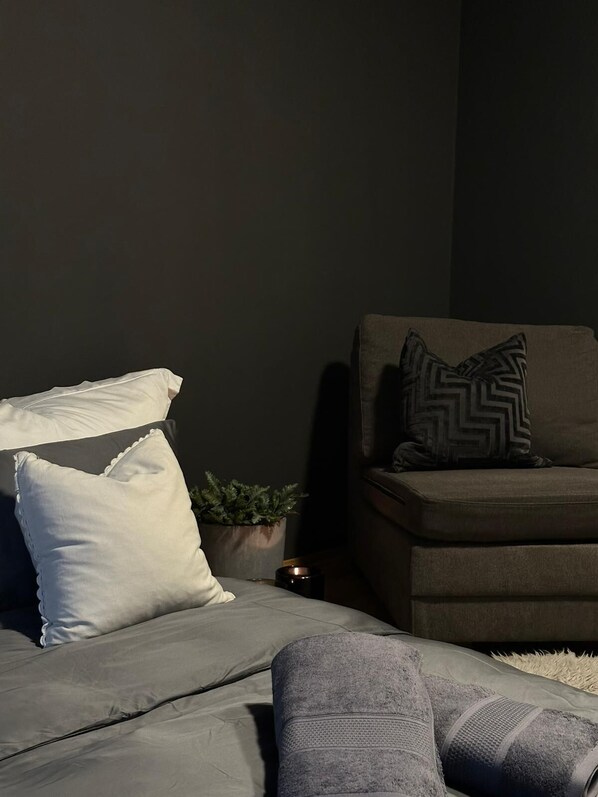 1 bedroom, iron/ironing board, WiFi, bed sheets - Tjuvholmen Gem with Rooftop Terrace & Parking (Oslo)