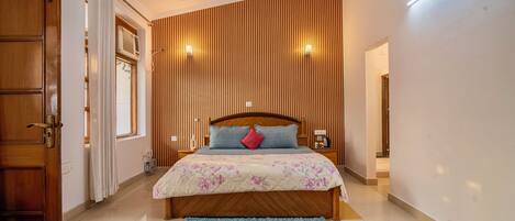 Habitación estándar, balcón, vista a la ciudad | Wifi gratis