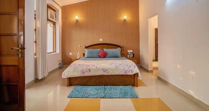 White House By The Ganges