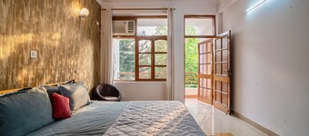 White House By The Ganges