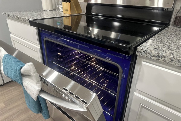 Micro-ondes, four, plaque de cuisson, lave-vaisselle