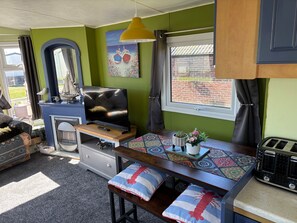 Hytte | Oppholdsområde | Peis