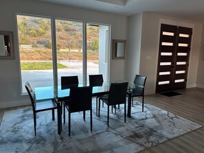 Dining - The Cove at Lake Nasworthy
Luxury (San Angelo)