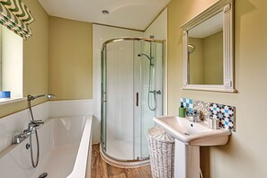 Douche, serviettes fournies