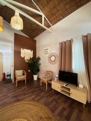 40-inch TV with digital channels - Manawari Beach Resort (Samal)