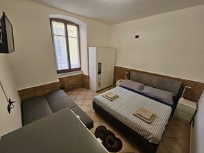 1 bedroom, free WiFi, bed sheets