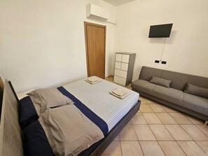 1 habitación, wifi gratis y ropa de cama