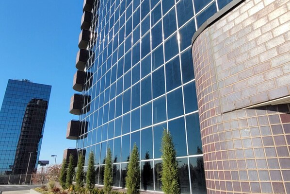 المنشأة من الخارج