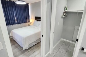 1 habitación, tabla de planchar con plancha, wifi gratis y ropa de cama 