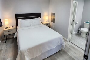 1 bedroom, iron/ironing board, free WiFi, bed sheets - Modern High-Rise Apartment - 1 (Tulsa)