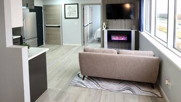 Smart TV, fireplace, stereo