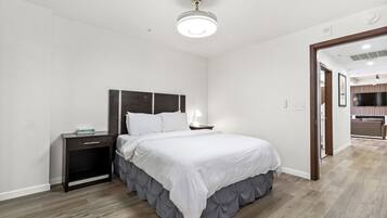 1 habitación, tabla de planchar con plancha, wifi gratis y ropa de cama