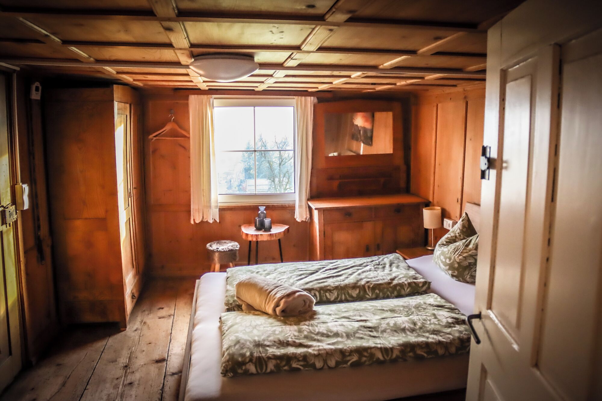 5 間睡房、可攜式嬰兒床、Wi-Fi、床單