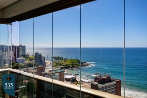 Interior - One-Bedroom Apartment 290m from Farol da Barra (Salvador)