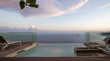 5 bedrooms