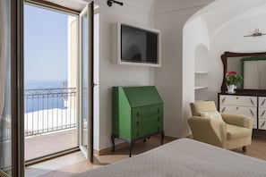 5 bedrooms