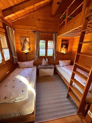 2 bedrooms, in-room safe, WiFi, bed sheets