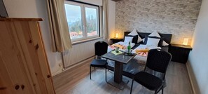 15 soverom, reiseseng for barn, wi-fi og sengetøy