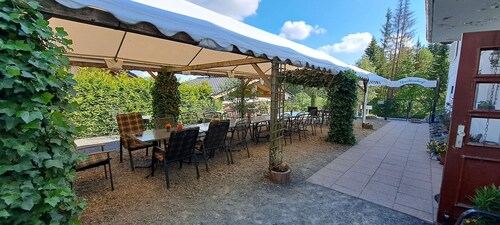 Komfort-Gruppenhaus Quellenhof 27 Pers. -Nahe am Wald