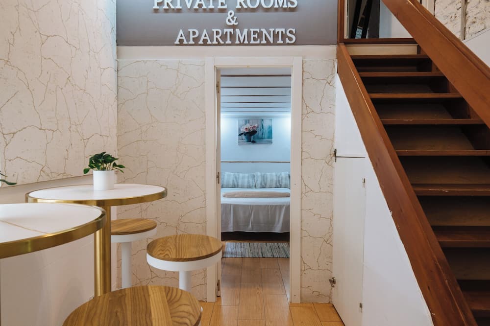 airbhouse private rooms & apartments