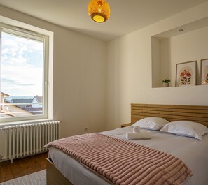 5 bedrooms, iron/ironing board, travel cot, WiFi