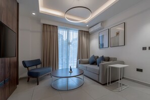Premier Suite, Balcony, City View | Living area - The Pelican Hotel Cantonments Accra (Accra)