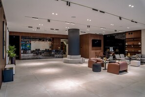 Lobby sitting area - The Pelican Hotel Cantonments Accra (Accra)