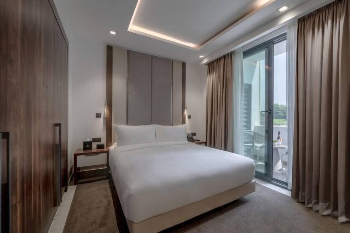 In-room safe, laptop workspace, blackout curtains, soundproofing