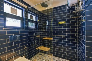 Villa, 4 Schlafzimmer, barrierefrei, Raucher | Badezimmer