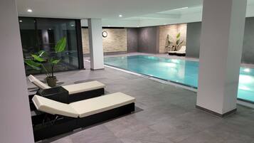 Innenpool, beheizter Pool