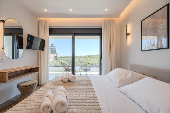 4 bedrooms, in-room safe, iron/ironing board, free WiFi - Gaia villa,private pool,near tavern, beach, market (Gerani)