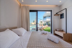 7 bedrooms, in-room safe, iron/ironing board, free WiFi