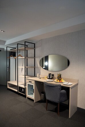 Standard Twin Room, City View | Laptop workspace, free WiFi - Lamore Otel (Ankara)