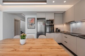 Fridge, microwave, oven, stovetop