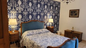 2 Schlafzimmer, Schreibtisch, BĂŒgeleisen/BĂŒgelbrett, kostenloses WLAN