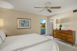 2 bedrooms, WiFi, bed sheets - Two miles from the vibrant 5th Avenue! (Naples)