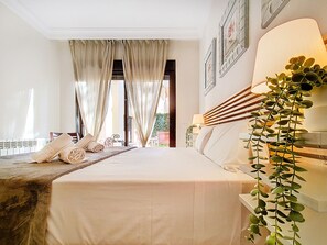 2 chambres, fer et planche à repasser, Wi-Fi gratuit, draps fournis