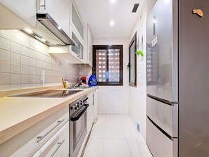 Refrigerador, microondas, horno y lavavajillas
