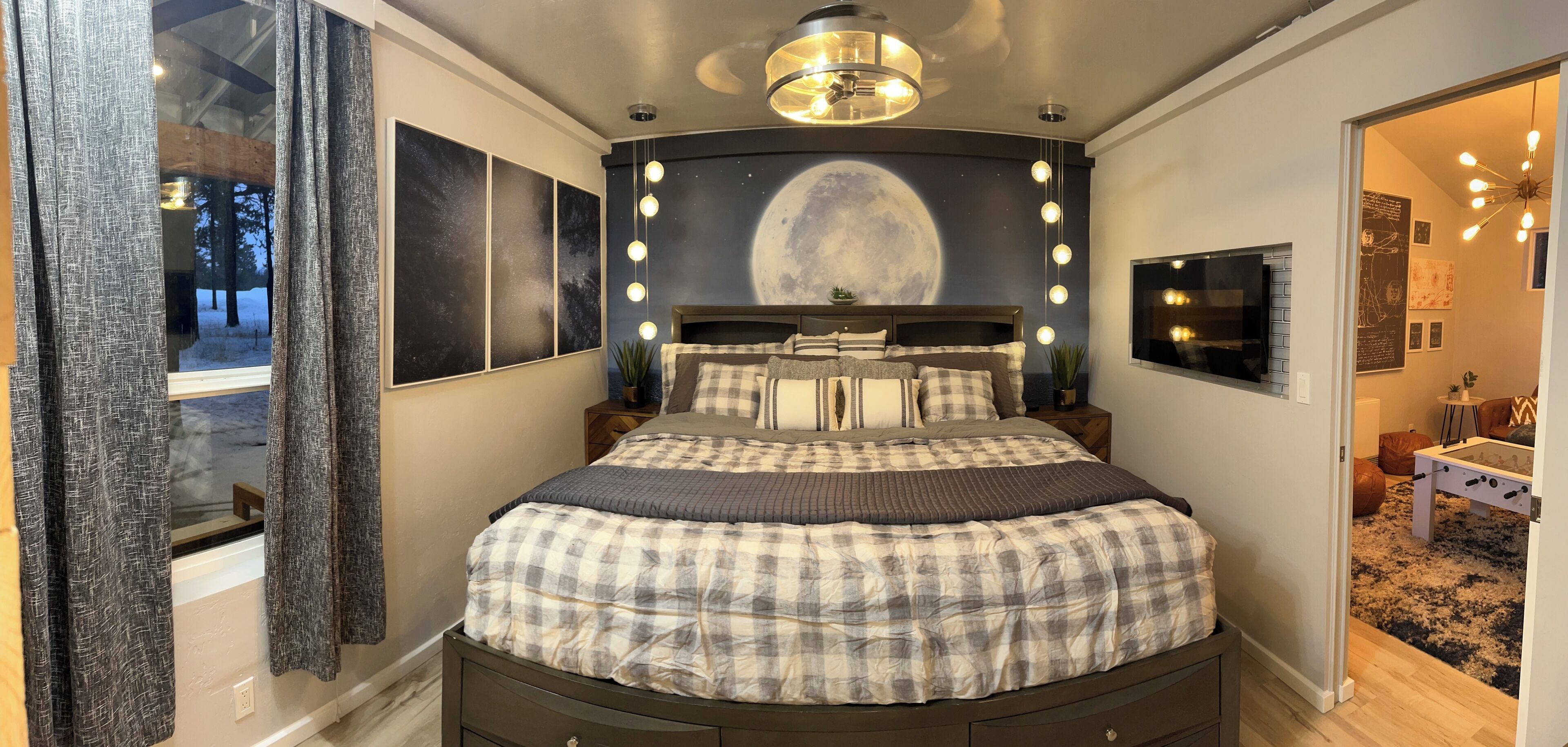 2 bedrooms, desk, iron/ironing board, WiFi (free)