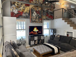 Smart-TV, Tischfußball, Musikbibliothek