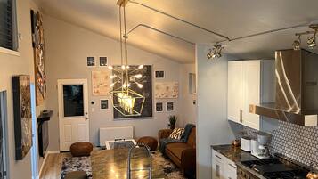 Refrigerador, horno, parrilla de estufa y lavavajillas